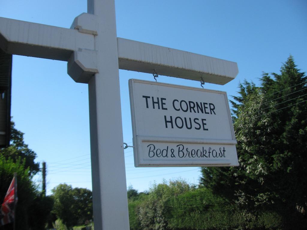 לינה וארוחת בוקר ריי The Corner House מראה חיצוני תמונה