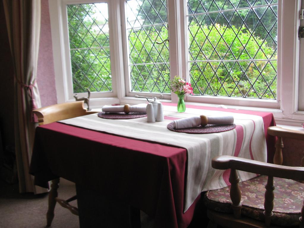 לינה וארוחת בוקר ריי The Corner House מראה חיצוני תמונה